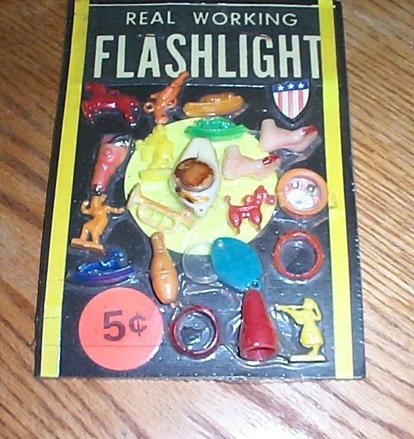 Vintage display card 5c charms and toys and rings and charms #z17