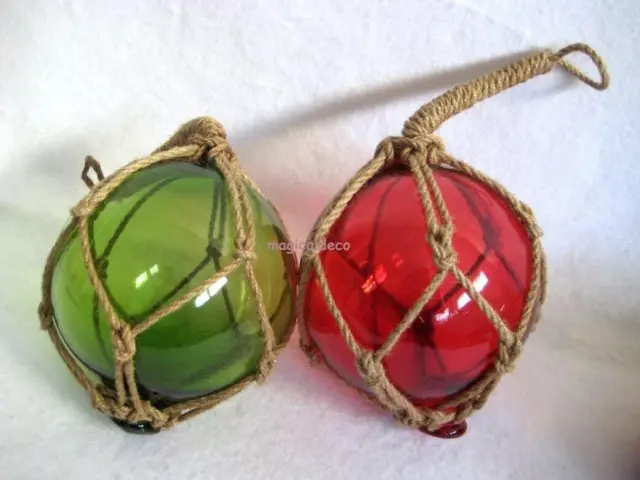 2 X kleine Fischerkugeln im Netz- rot und grün - 17,5 cm