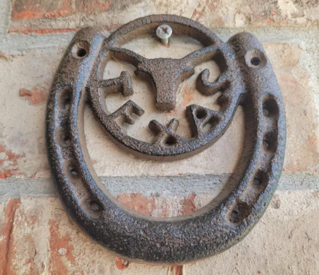 Rustic Cast Iron Texas Longhorn Emblem Horseshoe Western Door Mount Plaque Prop