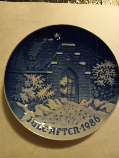 Bing & Grondahl-Jule After 1986 Christmas Plate-Silent Night Holy Night