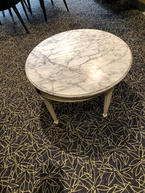 Ancienne table basse vintage avec plateau en faience émaillée Vintage