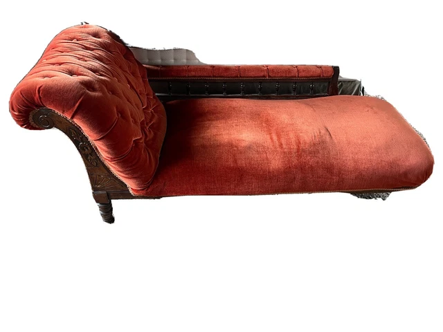 Vintage Chaise Longue in Reasonably good condition upholstered in Burnt Orange