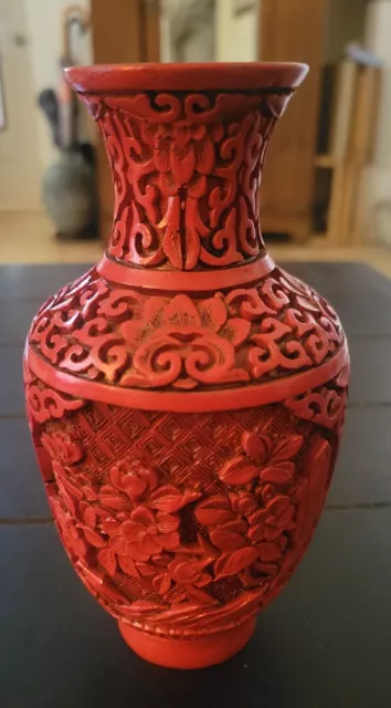 Vintage 7" HAND CARVED RED FLORAL CINNABAR CHINESE VASE Brass Sleeve