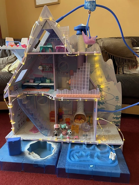 LOL SURPRISE WINTER DISCO CHALET DOLL HOUSE with furniture and lol dolls + dog
