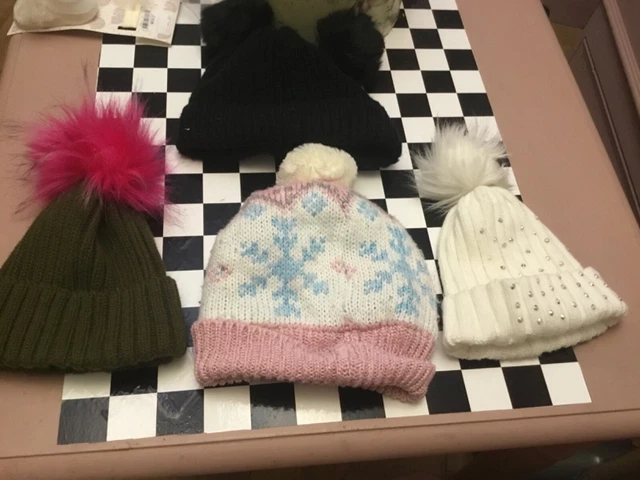 Pacchetto di 4 cappelli invernali di lana età 6 anni Disney next