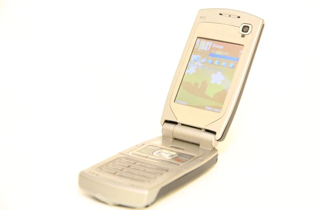 Vintage NOKIA N71 N Series GSM Smartphone Mobile Cellular Phone RM-67 Finland