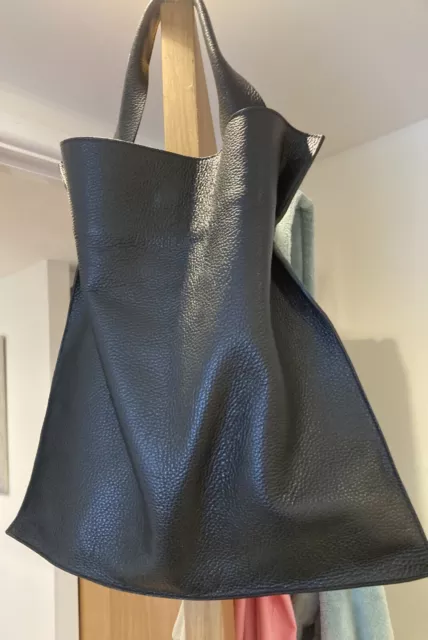 LADIES 100% Black Leather Tote Bag Made in Italy.  Hardly used.