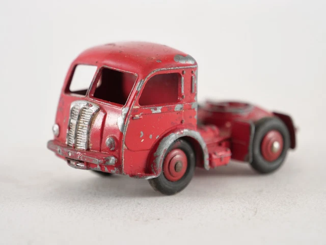 DINKY TOYS 32C Tracteur Panhard Citerne ESSO d'origine Made in France