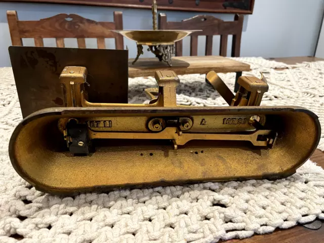 Vintage Gold Wedderburn Scales Pre Decimal with weights and dish Collectible 2