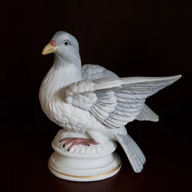 BIRD (DOVE) FIGURINE. Vintage Enesco White Ceramic Bisque Dove Bird Figurine