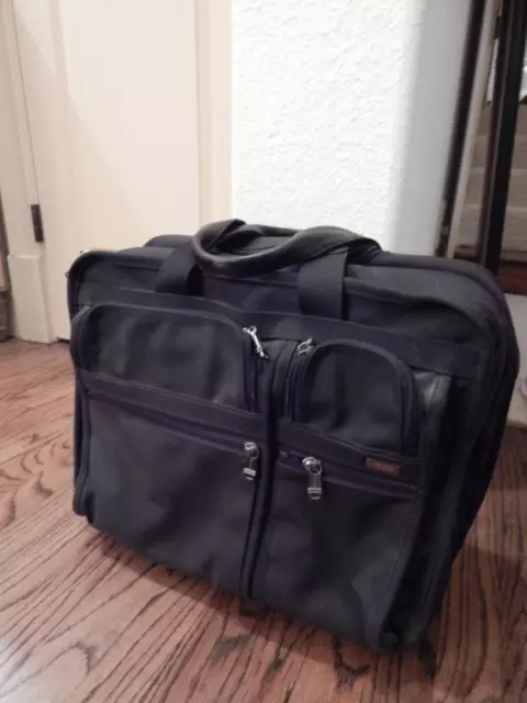 Black TUMI Alpha 26003D4 Deluxe Expandable Wheeled Rolling Briefcase Bag!