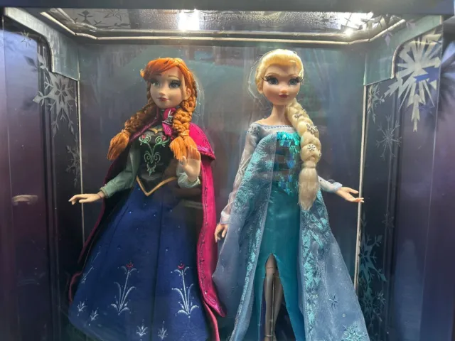 Disney Frozen - Die Eiskönigin Anna und Elsa Puppenset in limitierter Edition