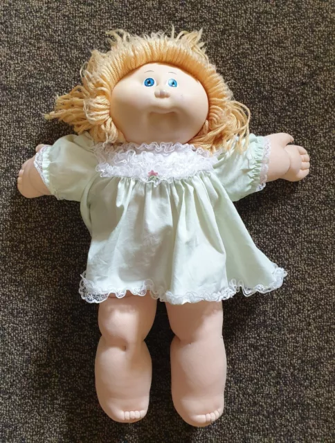 cabbage patch doll 1982 original release blonde hair blue eyes clothing baby toy