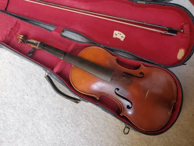 old nicely flamed 4/4 Violin  violon! "Stradiuarius " needs repair