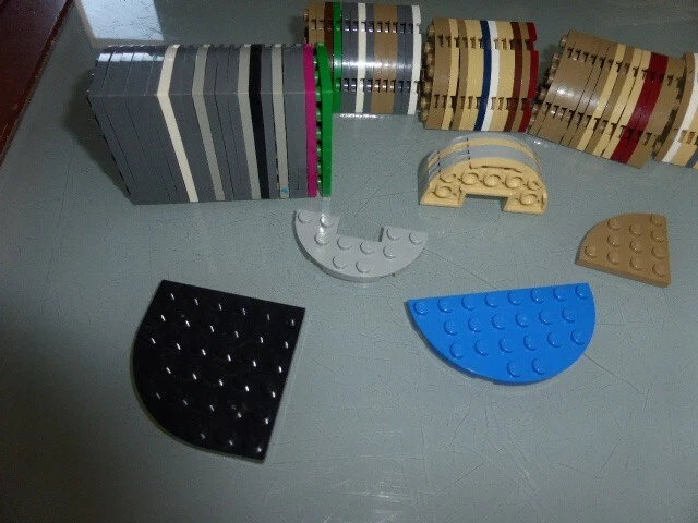 Lego Lot + 70 Demis Et Quarts De Cercle, Reference 30565, 18646, 22888, 6003 2