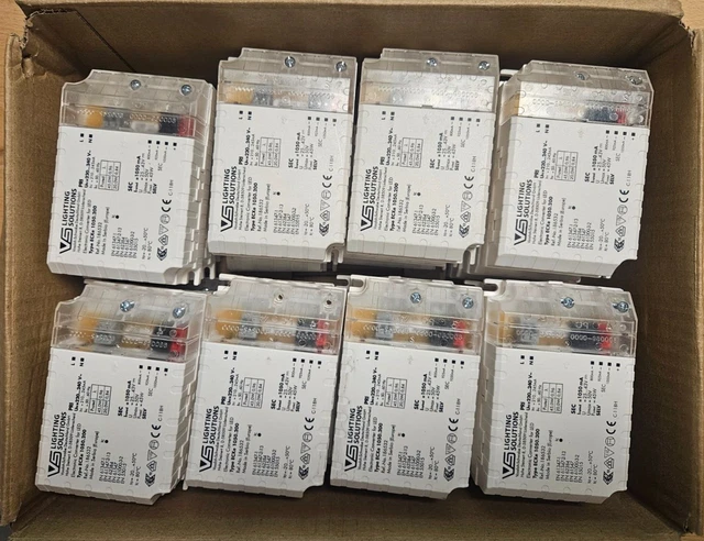 30x VS Lighting Solutions ECXe 1050.386, 220-240V 230-150mA 42W 50-60Hz OVP 30x VS Lighting Solutions ECXe 1050.386, 220-240V 230-150mA 42W 50-60Hz OVP