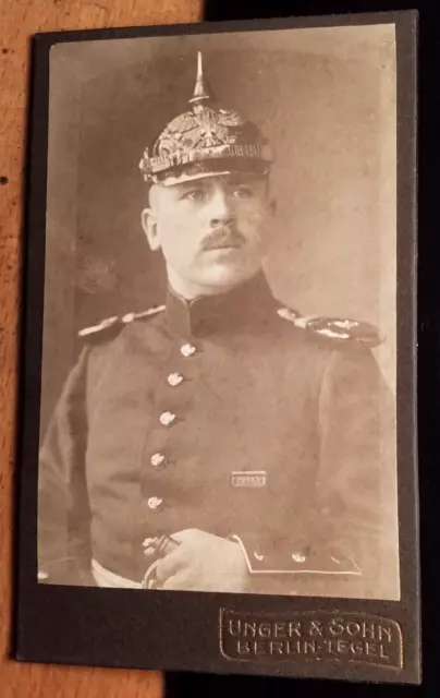 Soldat Uniform Epauletten Helm Pickelhaube - Orden ? Offizier / CDV Berlin Tegel