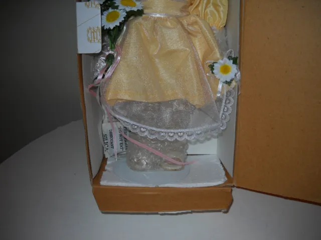 Heritage Signature Collection " Daisy" Porcelain 12" Doll NIB 3