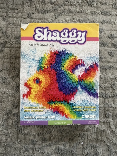 Kit de gancho de pestillo peludo CARON 12x12" artesanal pez arco iris NUEVO