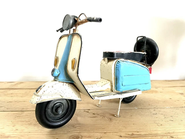 Metal Tin Cream White Beige Model - British Lambretta/Vespa Style