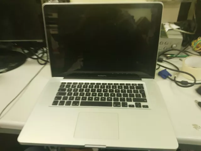 Apple MacBook Pro 15.4" 2010 A1286 Intel Core i7 -620m, @2.66GHz, NO RAM, NO HDD