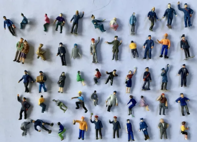 AIRFIX PREISER JOUEF HO 52 figurines peintes personnages assis debout train gare