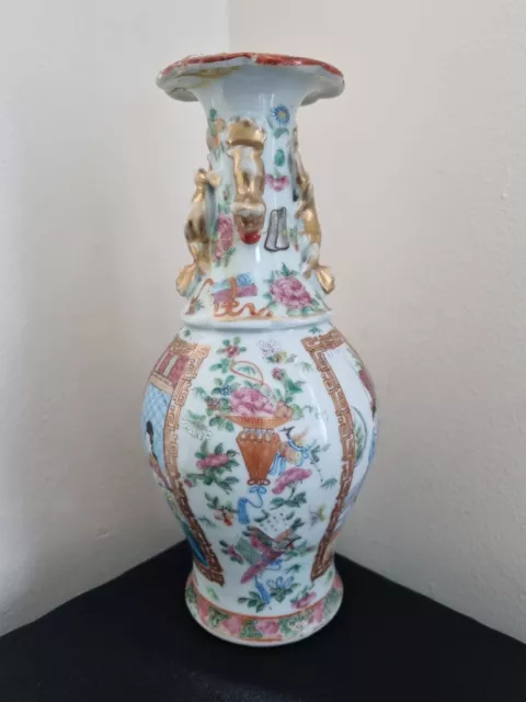 Antique Chinese Canton porcelain famille rose vases, 19th century 2