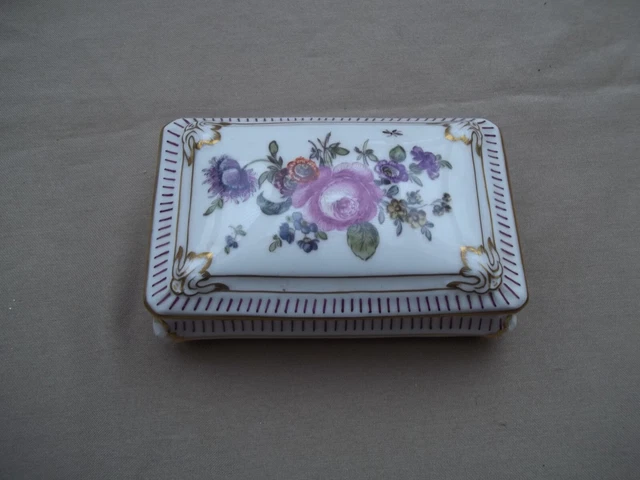 Ancienne Bonbonnière En Porcelaine L.F. Avec Scène De Calèche, XXe Ou Avant