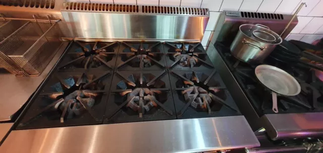 6 Burner gas stove with Oven