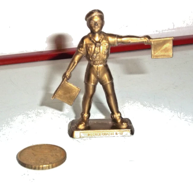 Figurine Mokarex peinte / Ivanohé / N° 2 Capitaine avec hache - La Roue