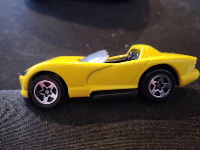 Hot Wheels Dodge Viper RT/10 Sports Car Yellow Diecast 1/64Loose