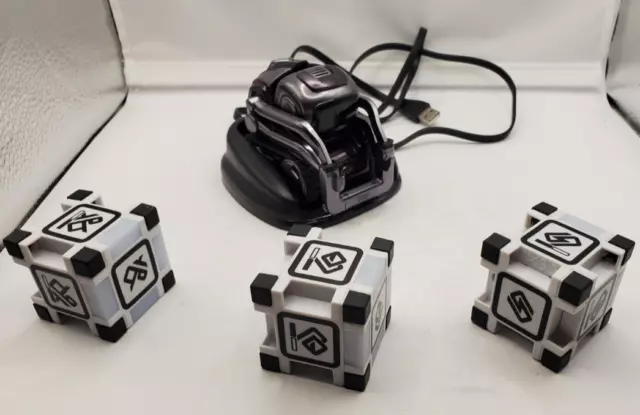 Anki Cozmo Smart AI Interactive Robot Grey With 3 Cubes and Charger (Preowned)