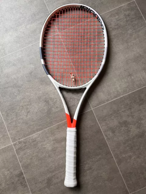 Babolat Pure Strike 16x19 2nd Gen Tennis Racket Grip 3.  Excellent condition!