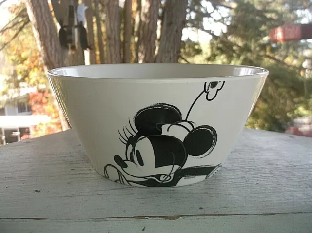 Zak Designs Disney MINNIE MOUSE Plastic Cereal Bowl Black and White