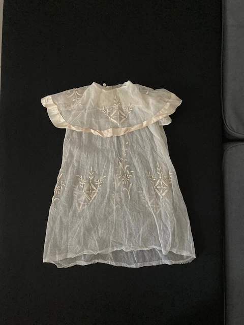 Robe De Poupée Ancienne Broderie Sur Tulle