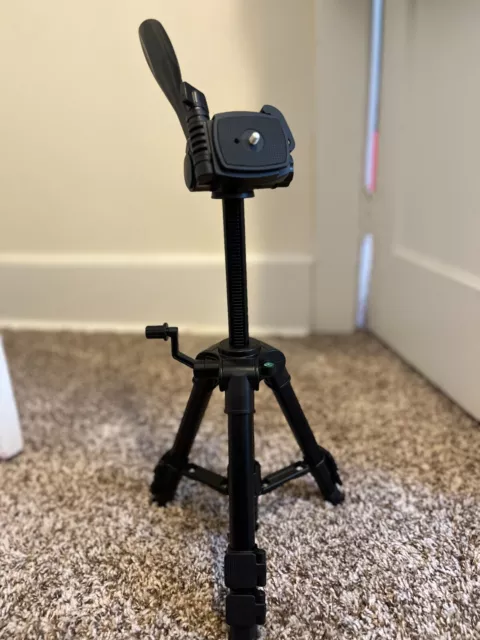 Black adjustable tripod excellent condition 360 tilt 