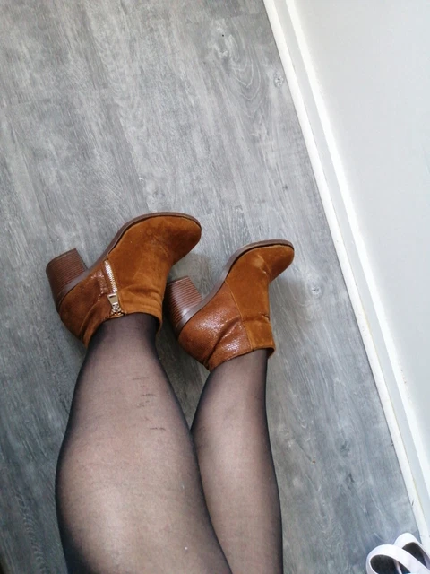 Bottines En Daim Usées