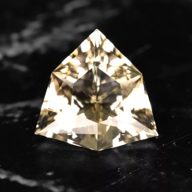 GOLD OREGON SUNSTONE 2.12Ct FLAWLESS, BEAUTIFUL GEM, SEE VIDEO