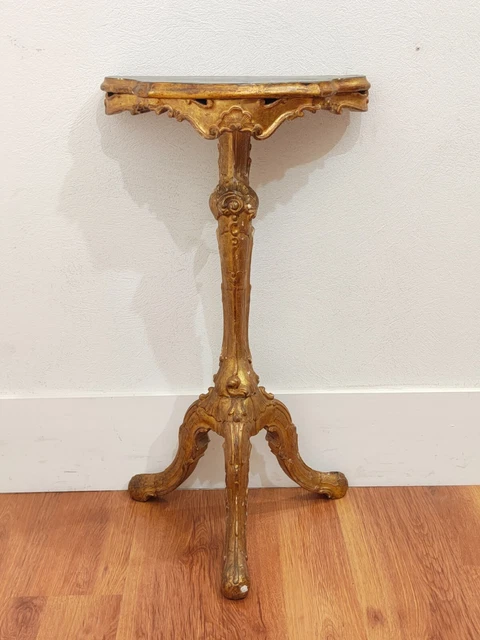 Piccola console dorata