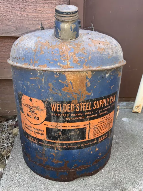 EAGLE WELDED SUPPLY CO. NO. 65 - 5 gallon capacity gas can Vintage - Empty Wow!