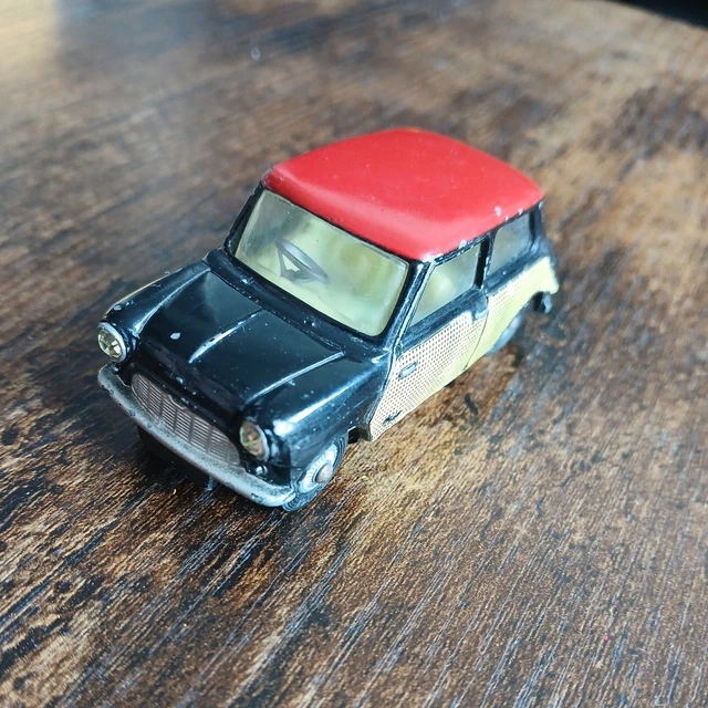 Corgi Toys 226 – Mini Morris Minor Rouge Foncé – Miniature Diecast 7.5cm D’occasion