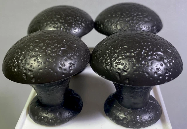 Boutons d'armoire Atlas Homewares Olde World 1 3/8 po. Lot de 4 finitions bronze vieilli 2
