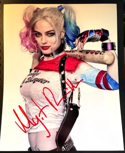 MARGOT ROBBIE  Hand-Signed  8x10" Photo (HARLEY QUINN)  Original Autograph w/COA