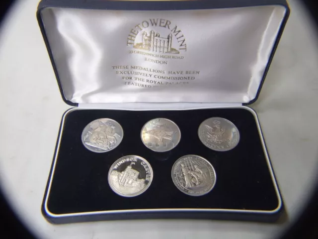 Silver Medallions ''The Towers Mint ''Featured Royal Palaces  Boxed  Gift