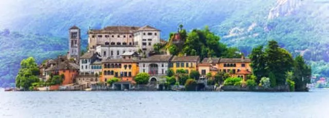 Schönes Dorf Orta San Giulio, Blick auf den See, Piemont, Italien. (132815326)