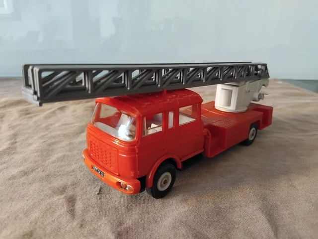 NOREV No 97 ECHELLE MAGIRUS DL30H SUR Berliet GBK 18 LES MINIATUR DE 1:43 FRANCE
