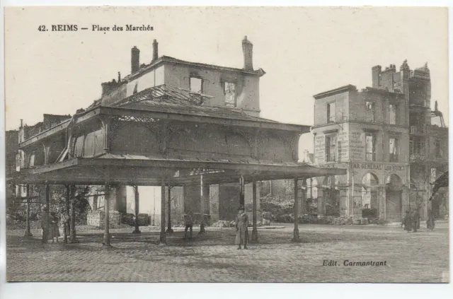 REIMS - Marne - CPA 51 - les rues - place des Marchés ruines de guerre