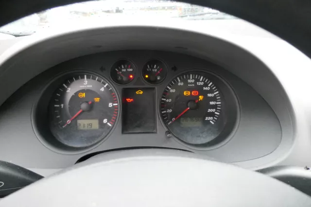 Seat Ibiza 6L Tacho Tachometer Kombiinstrument 210.000km 6L0920801A TDI SDI