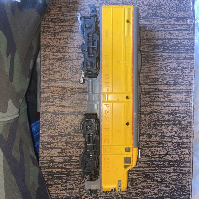 Lionel No. 2023 Union Pacific Alco "A-A" Diesel Locomotive, Yellow/Gray.