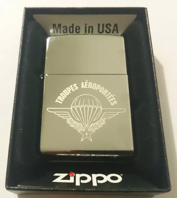 Briquet ZIPPO gravée TROUPES AÉROPORTÉES TAP avec PRIÈRE DES PARACHUTISTES